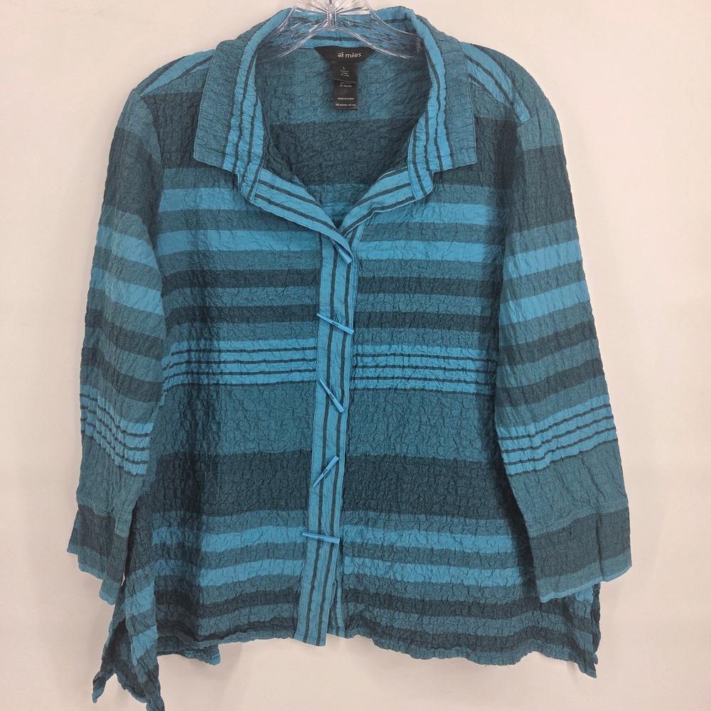 Ali Miles Top L Blue Striped Crinkle Toggle Button Down Art-Inspired Boho